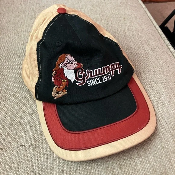 Men’s Disney grumpy hat - Picture 2 of 5